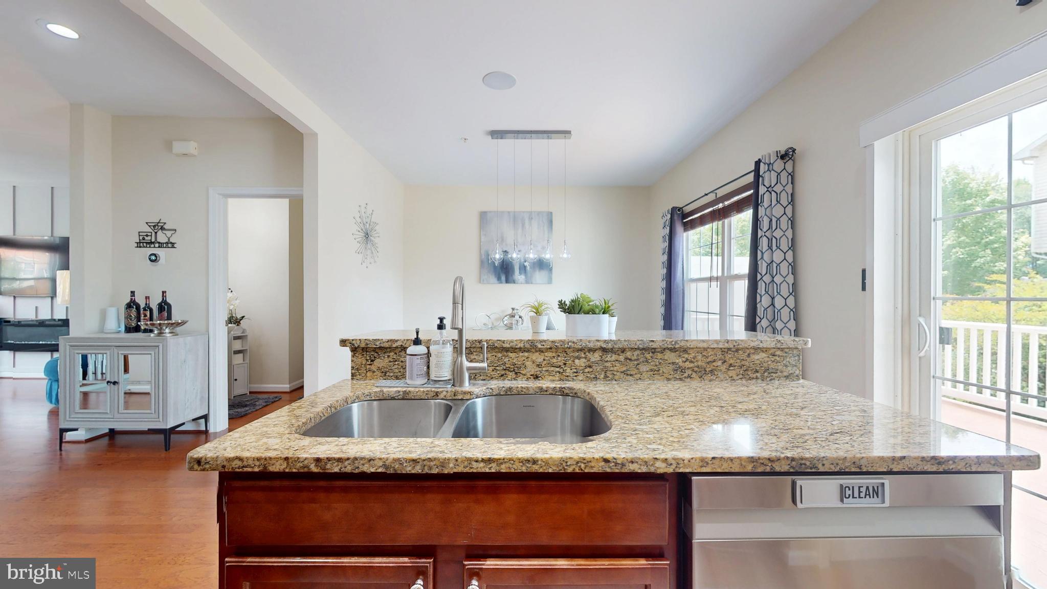 CHELSEA MANOR - Residential