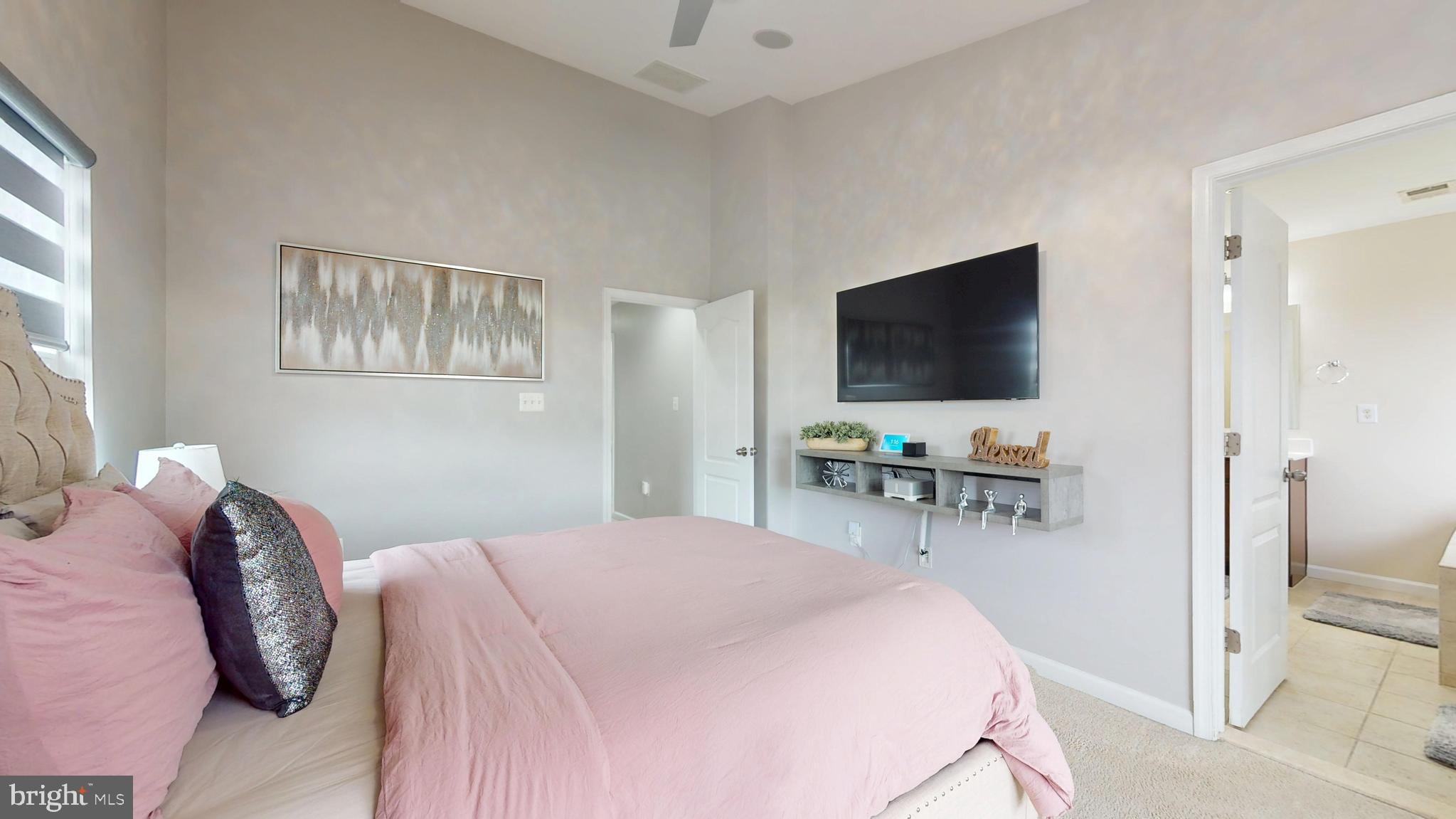 CHELSEA MANOR - Residential