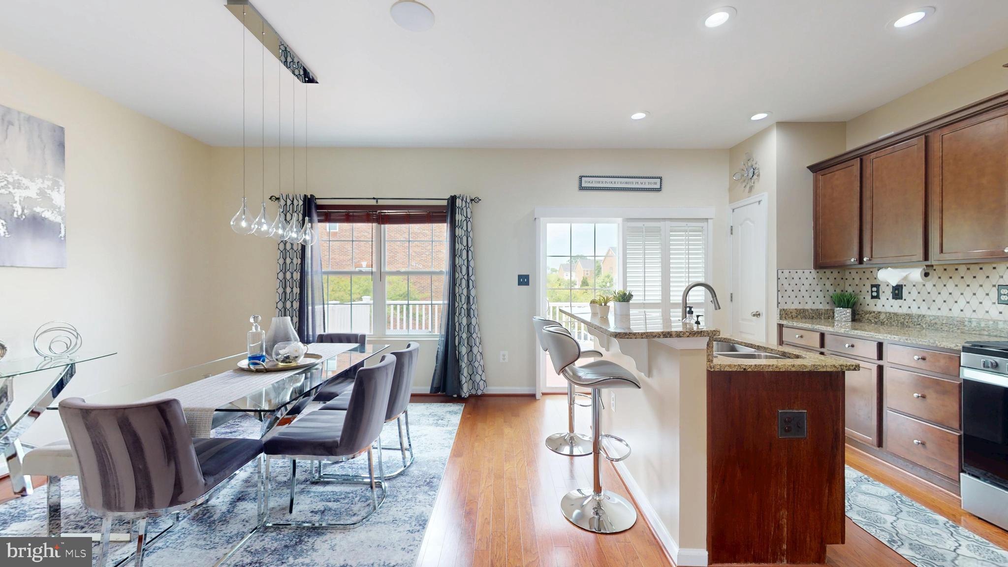 CHELSEA MANOR - Residential