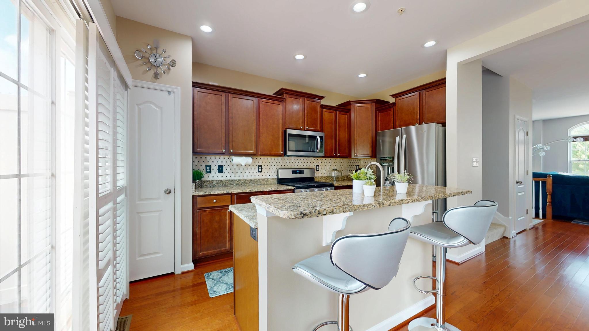 CHELSEA MANOR - Residential