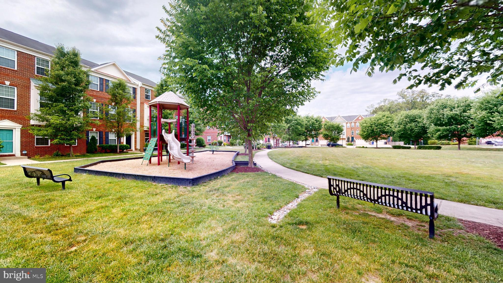 CHELSEA MANOR - Residential