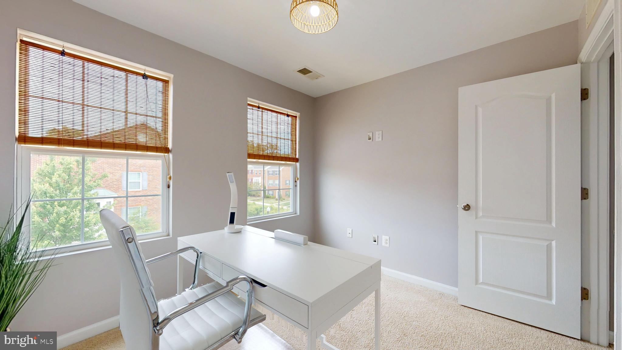 CHELSEA MANOR - Residential