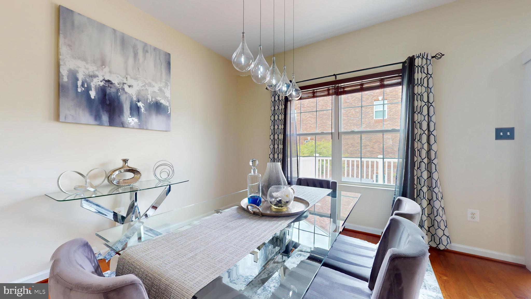 CHELSEA MANOR - Residential