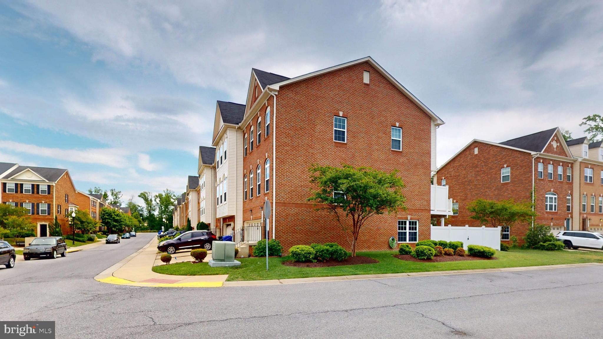 CHELSEA MANOR - Residential