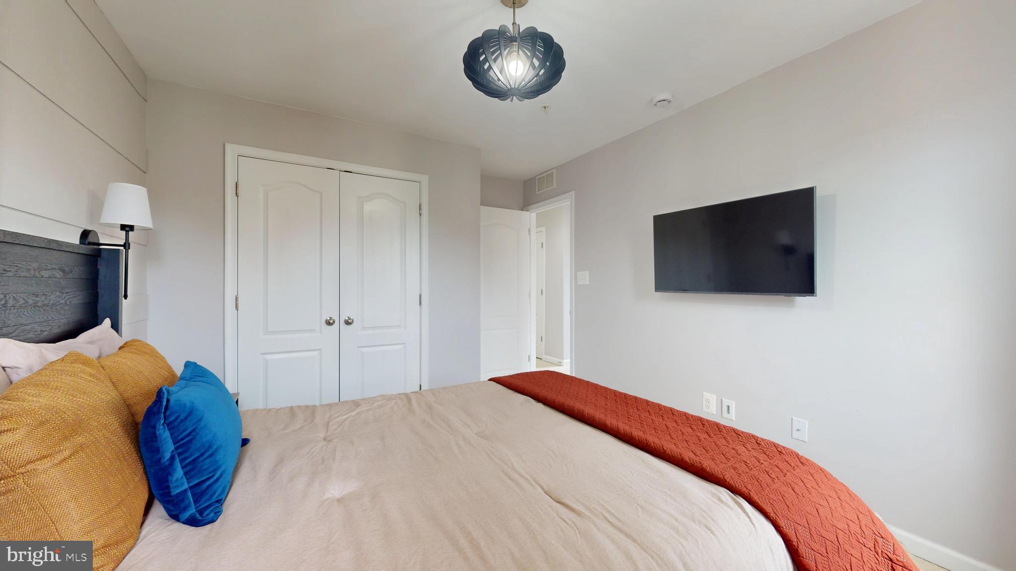 CHELSEA MANOR - Residential
