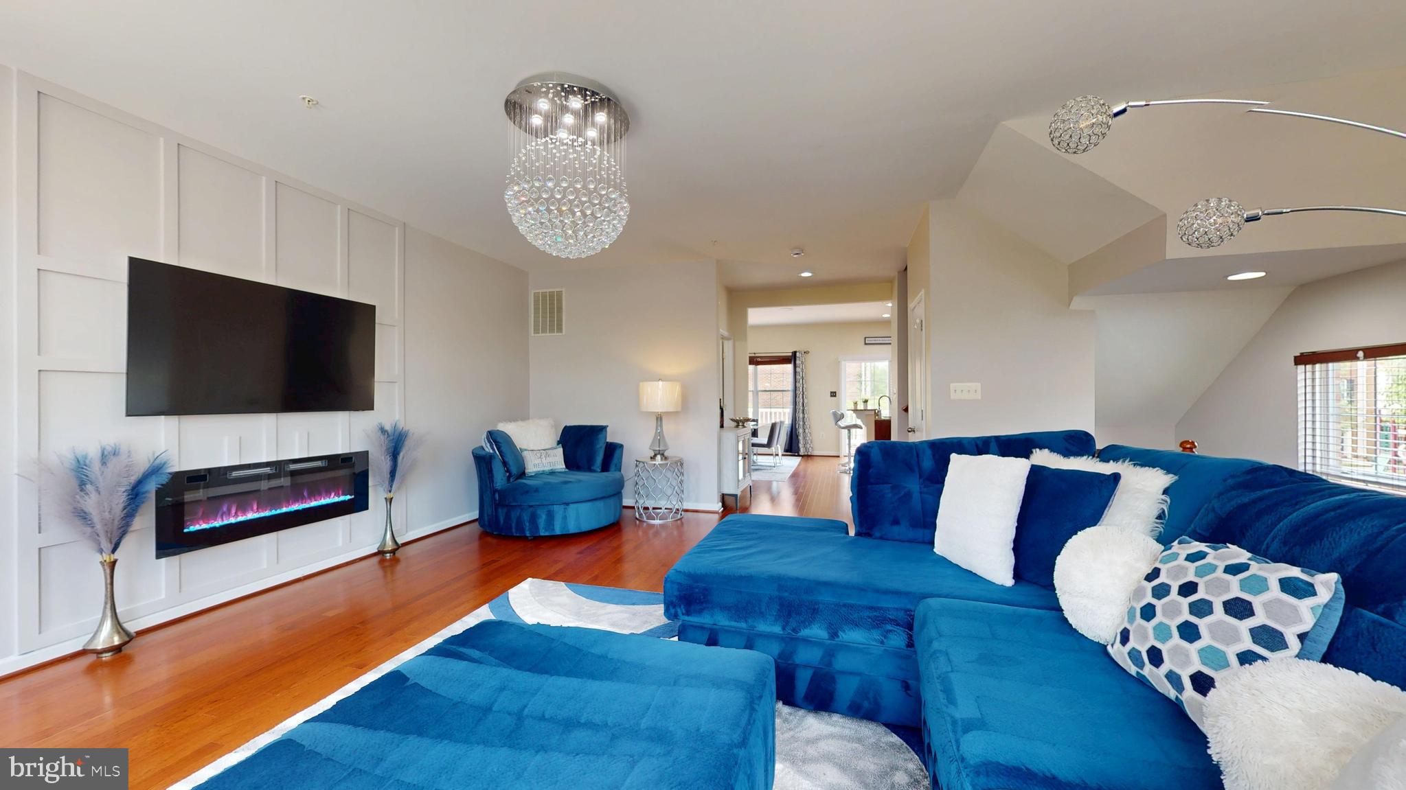 CHELSEA MANOR - Residential