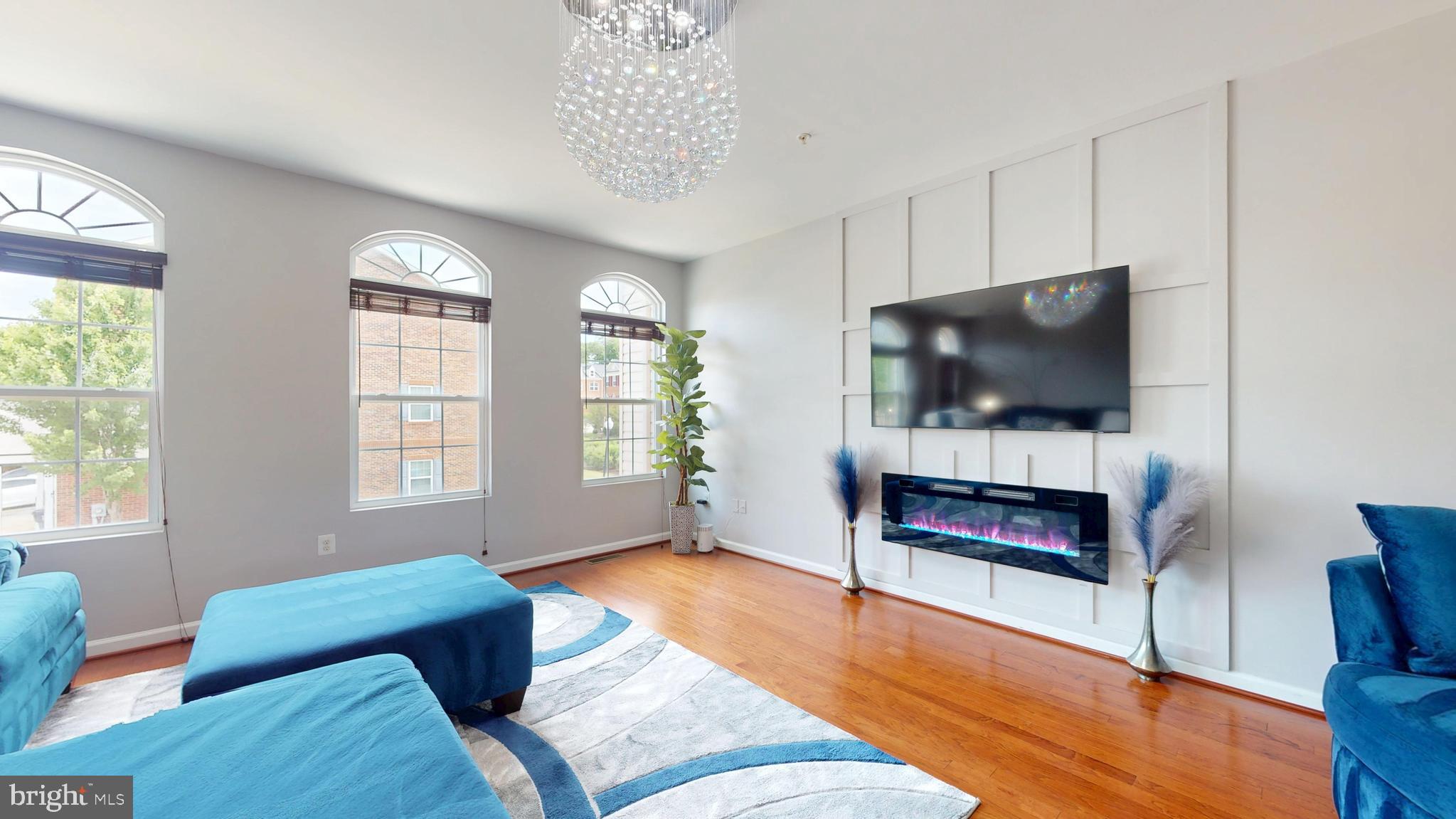 CHELSEA MANOR - Residential