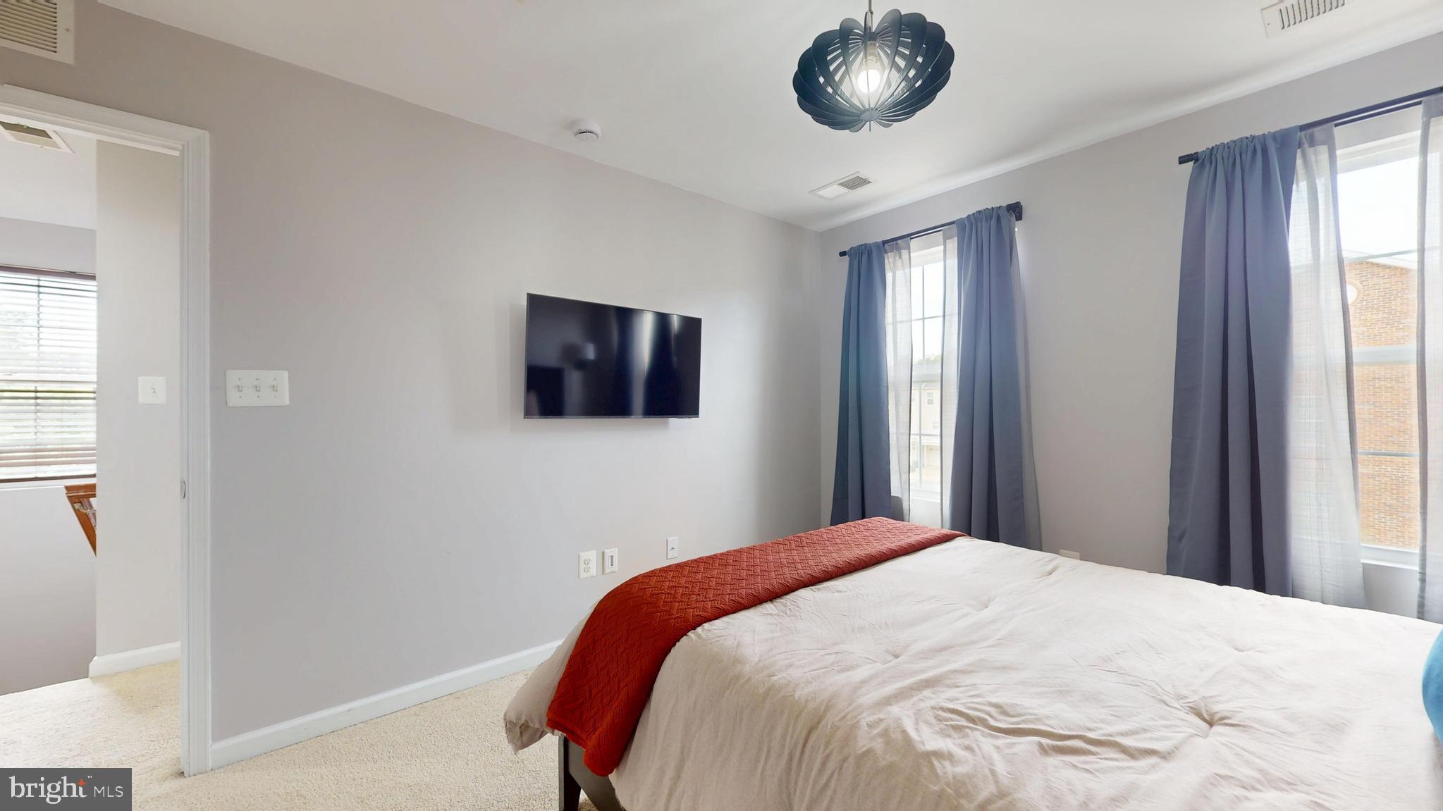 CHELSEA MANOR - Residential