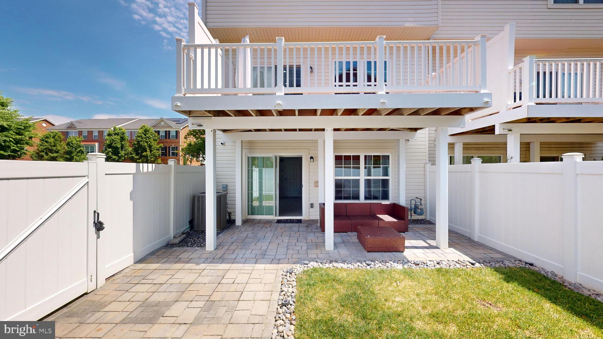 CHELSEA MANOR - Residential