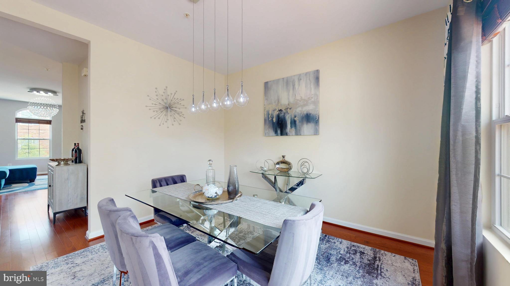 CHELSEA MANOR - Residential