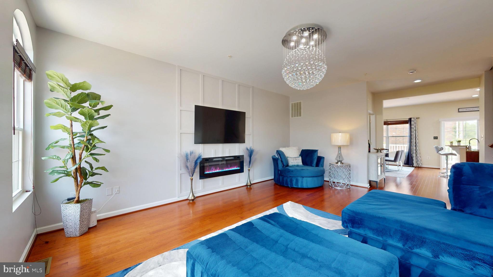 CHELSEA MANOR - Residential