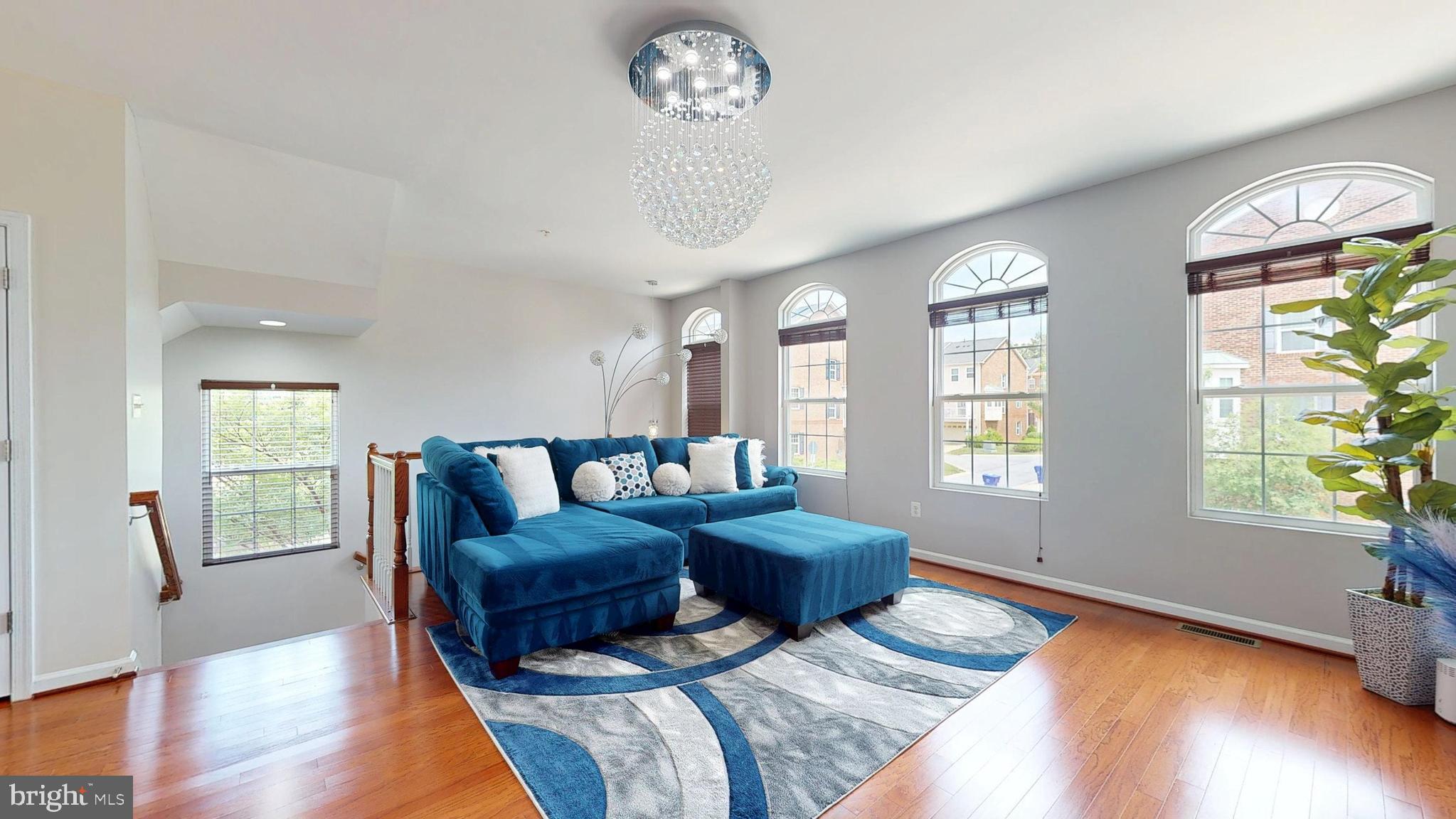 CHELSEA MANOR - Residential