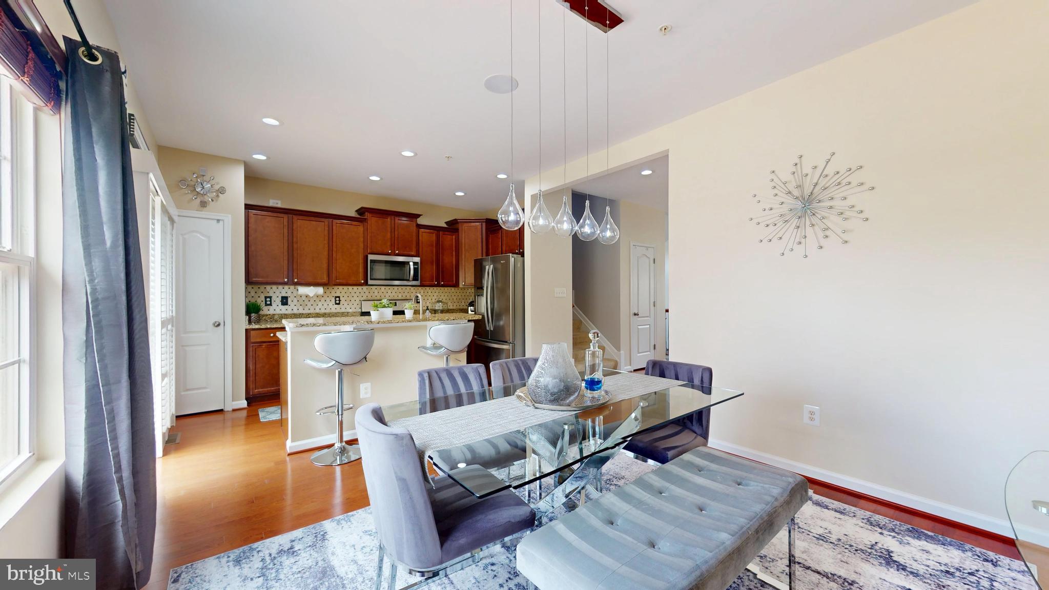 CHELSEA MANOR - Residential