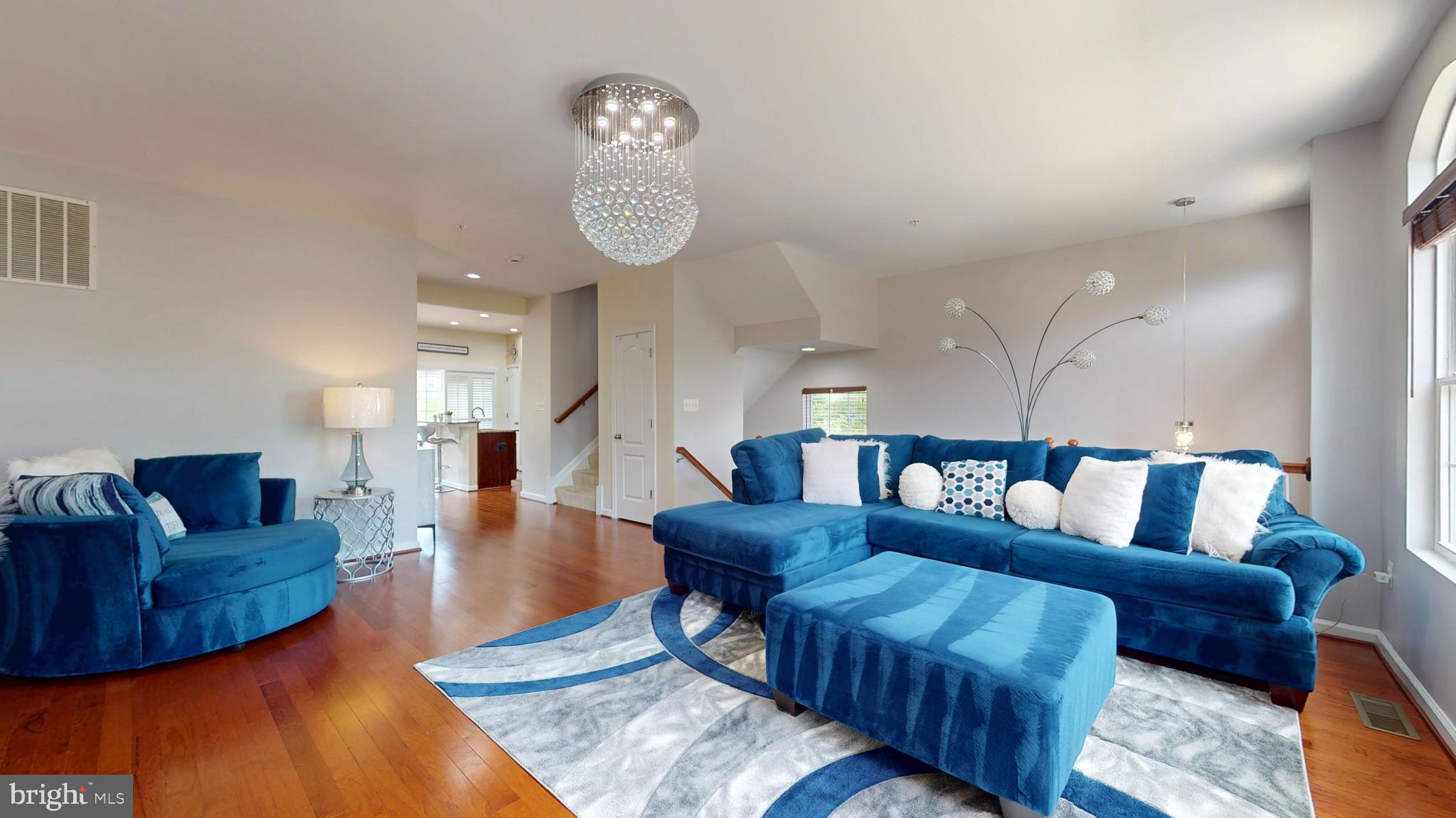CHELSEA MANOR - Residential