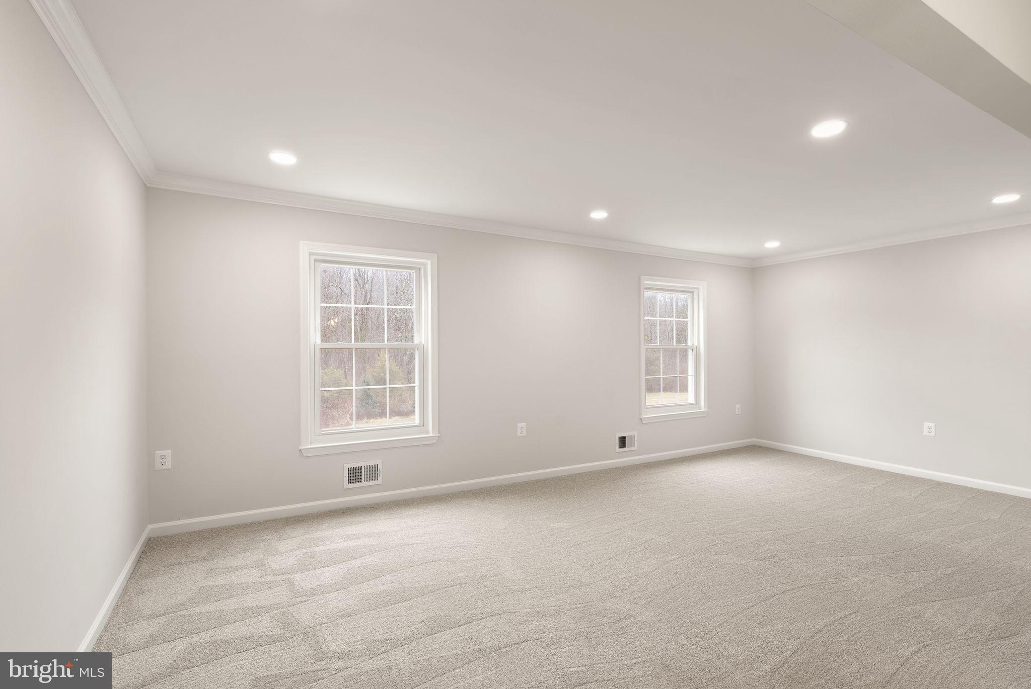 HERITAGE SQUARE - Residential