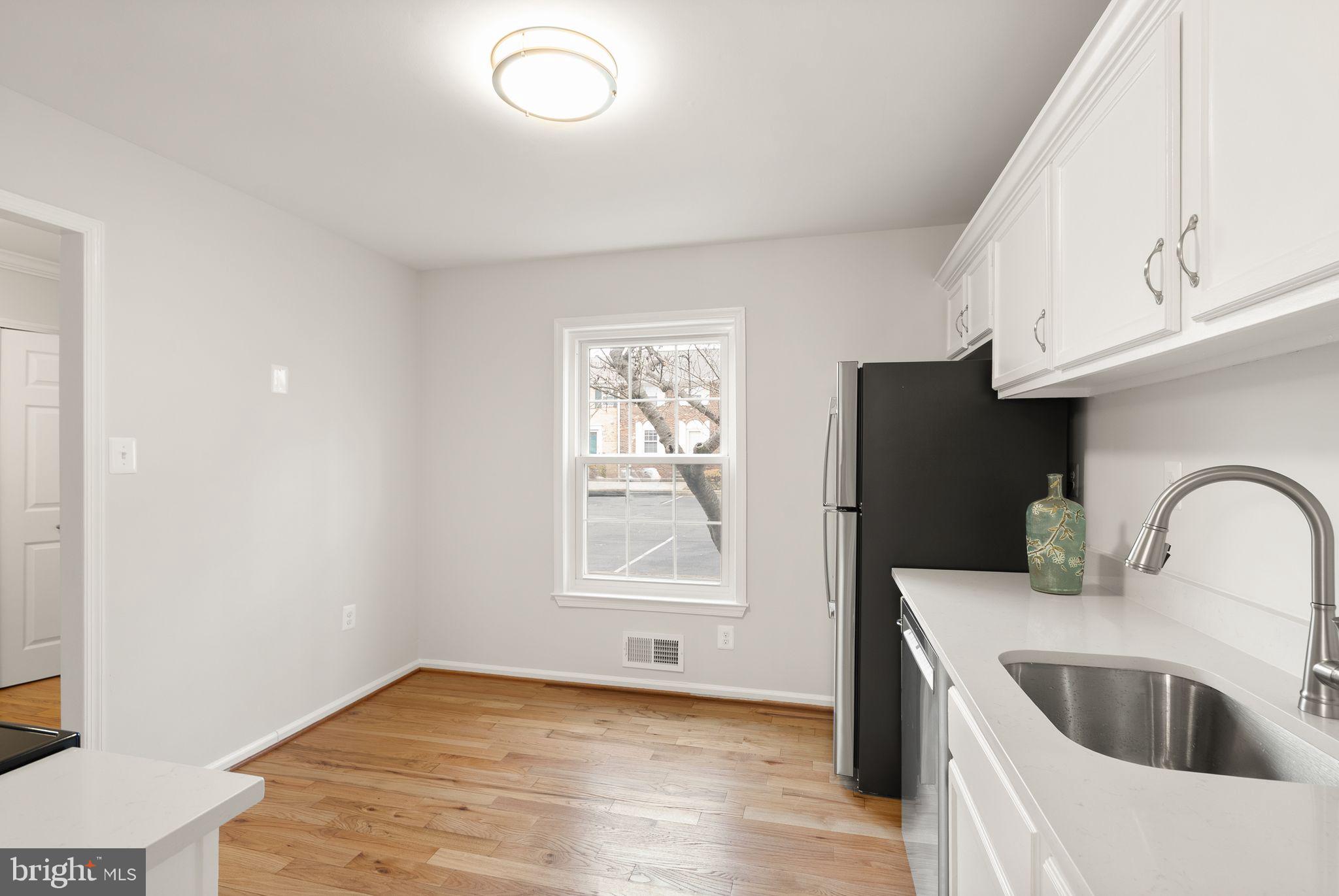 HERITAGE SQUARE - Residential