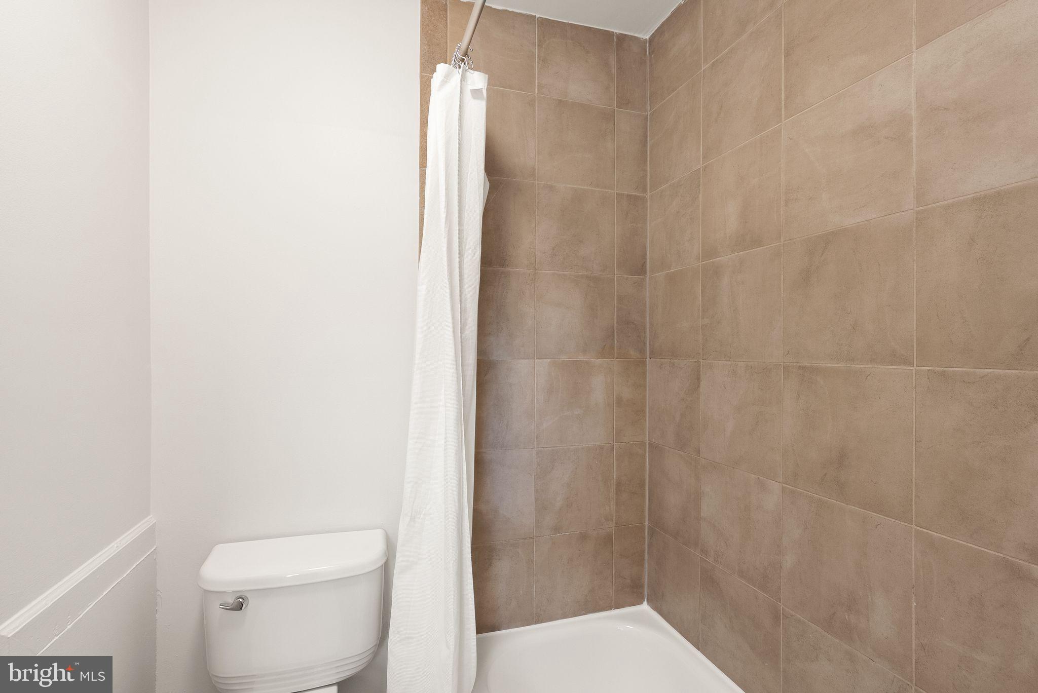 HERITAGE SQUARE - Residential