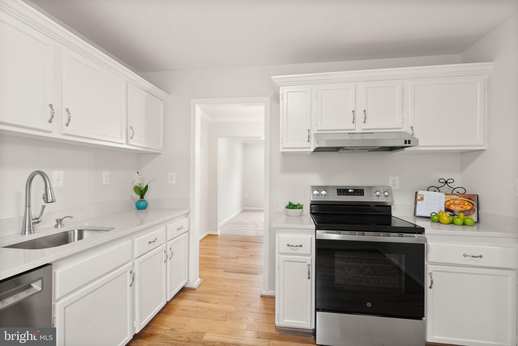 HERITAGE SQUARE - Residential