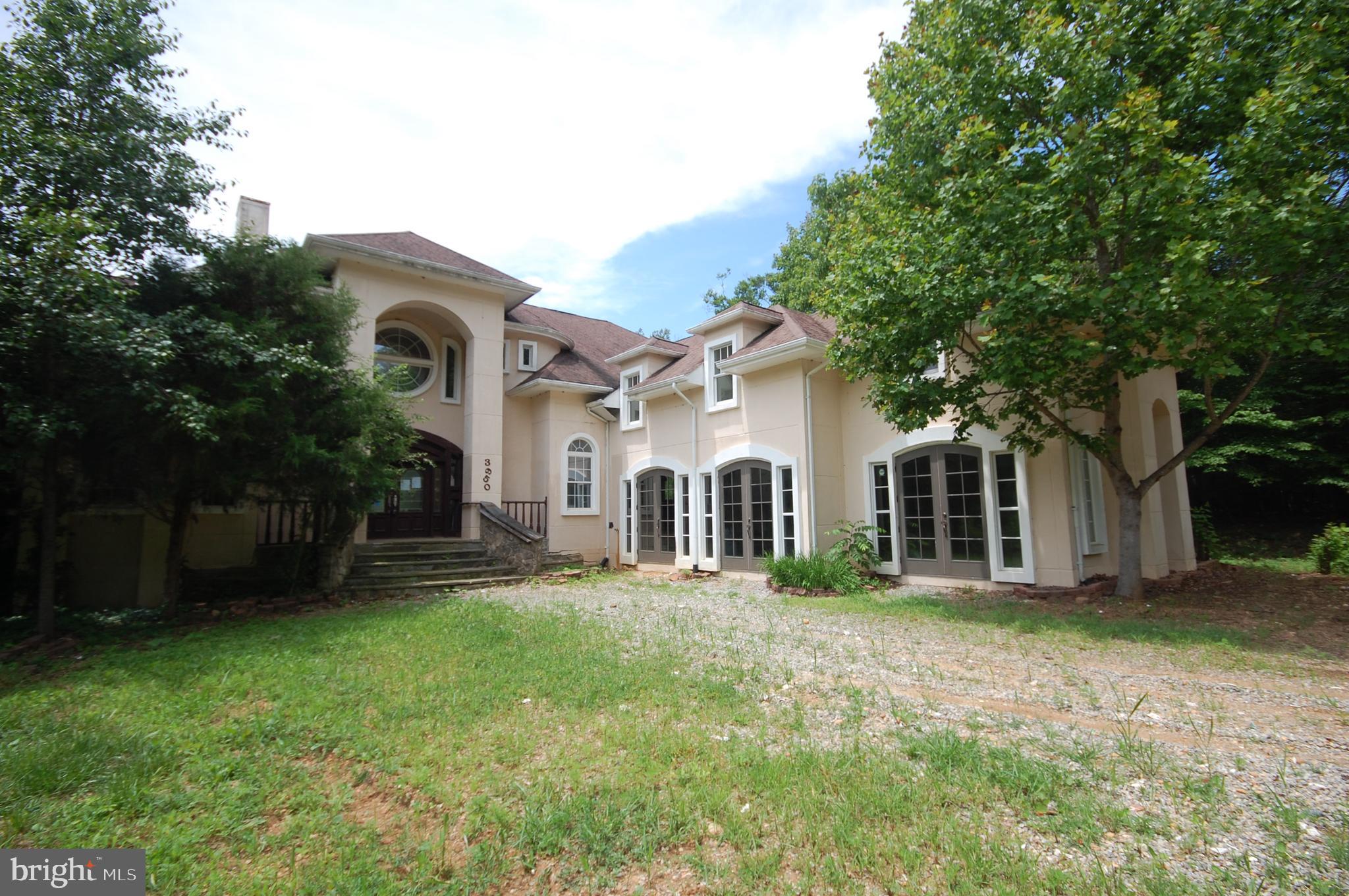 3950 CRESTWOOD PLACE