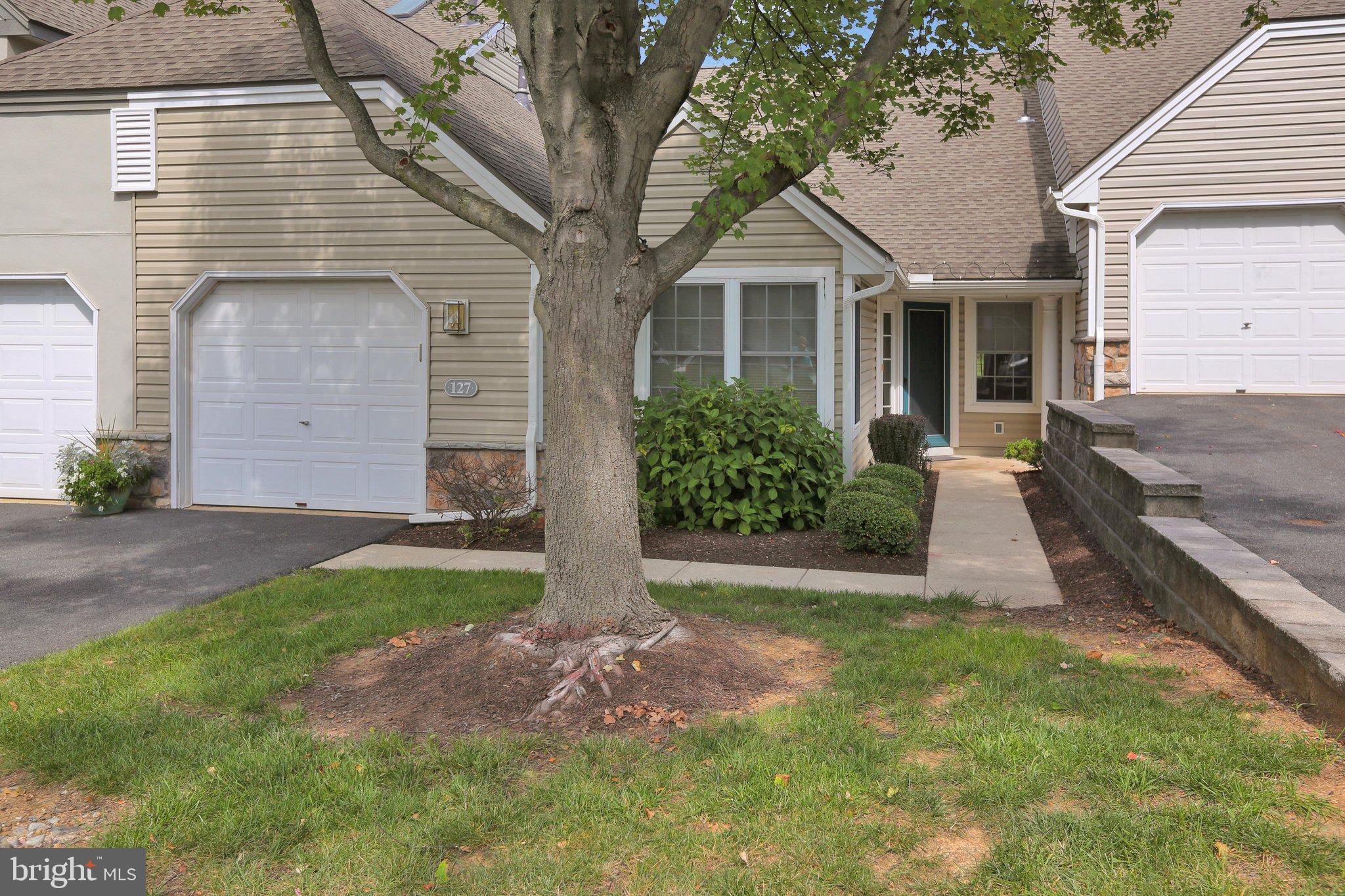 127 HAWTHORNE COURT