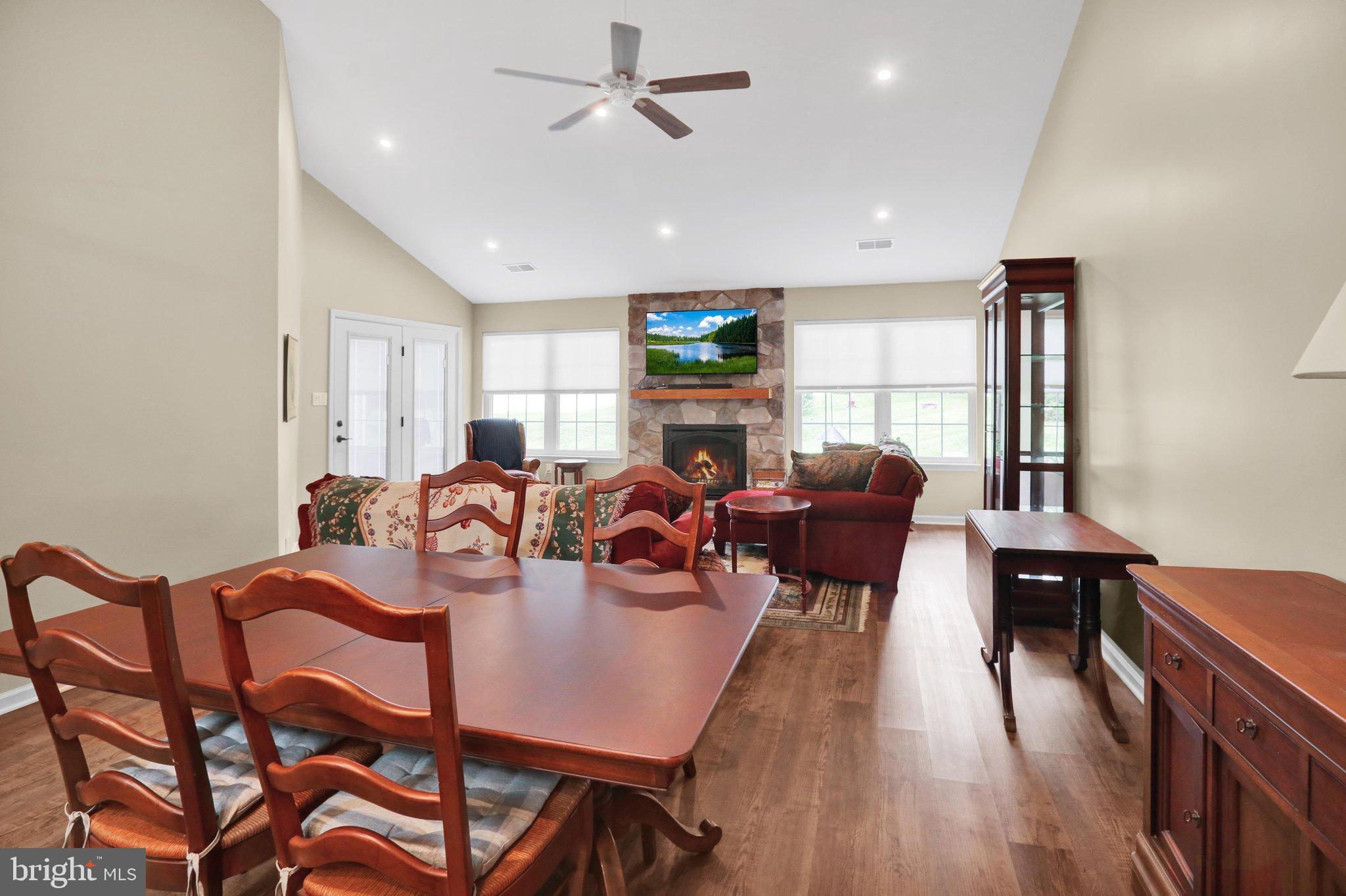 127 HAWTHORNE COURT