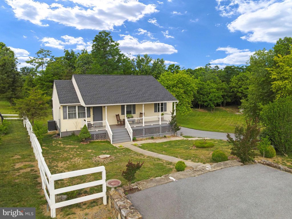 Photo of 348 WISE AVE, STRASBURG, VA 22657 (MLS # VASH2006174)