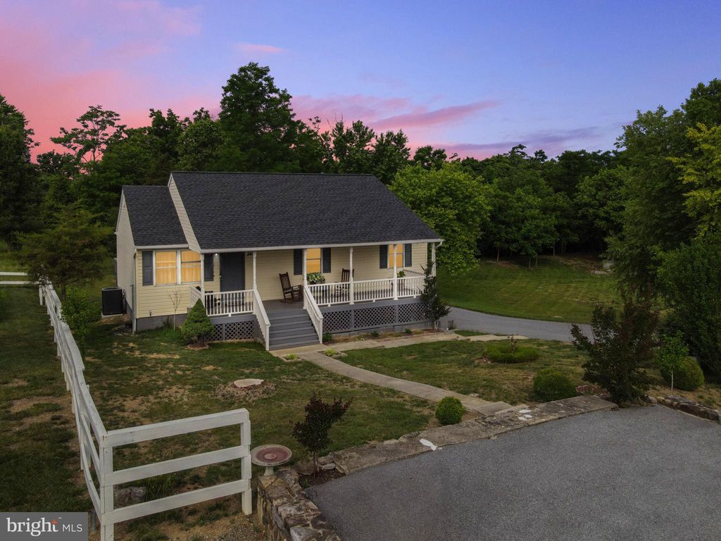 Photo of 348 WISE AVE, STRASBURG, VA 22657 (MLS # VASH2006174)