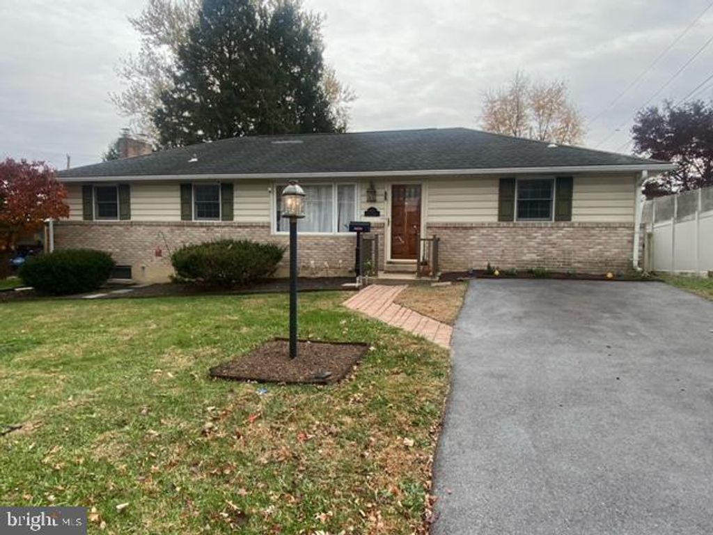 Photo of 4011 Easy Street, HARRISBURG, PA 17109 (MLS # PADA2051596)