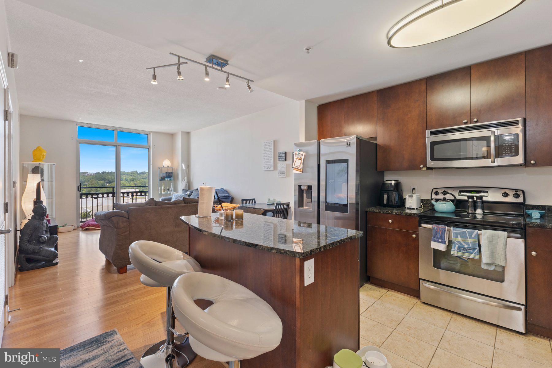 155 POTOMAC PASSAGE 817