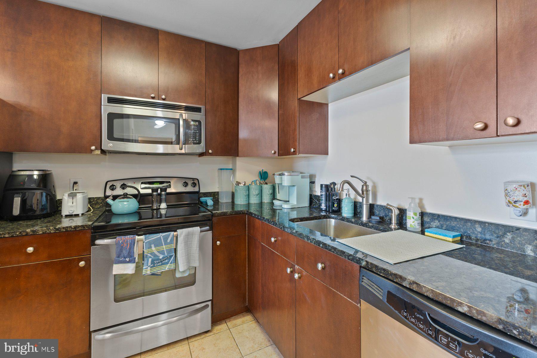 155 POTOMAC PASSAGE 817