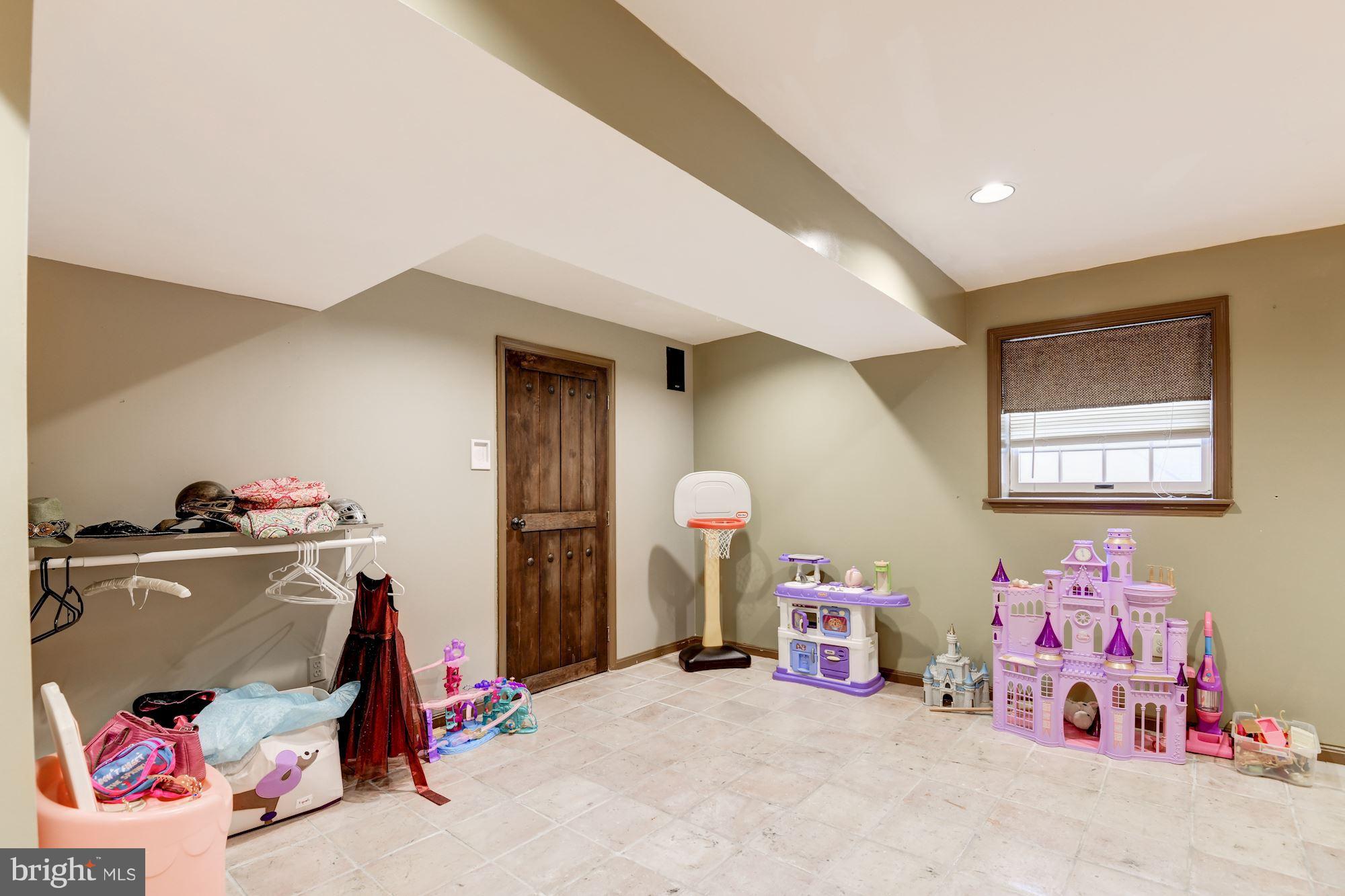 FAIRFAX STATION - Residential