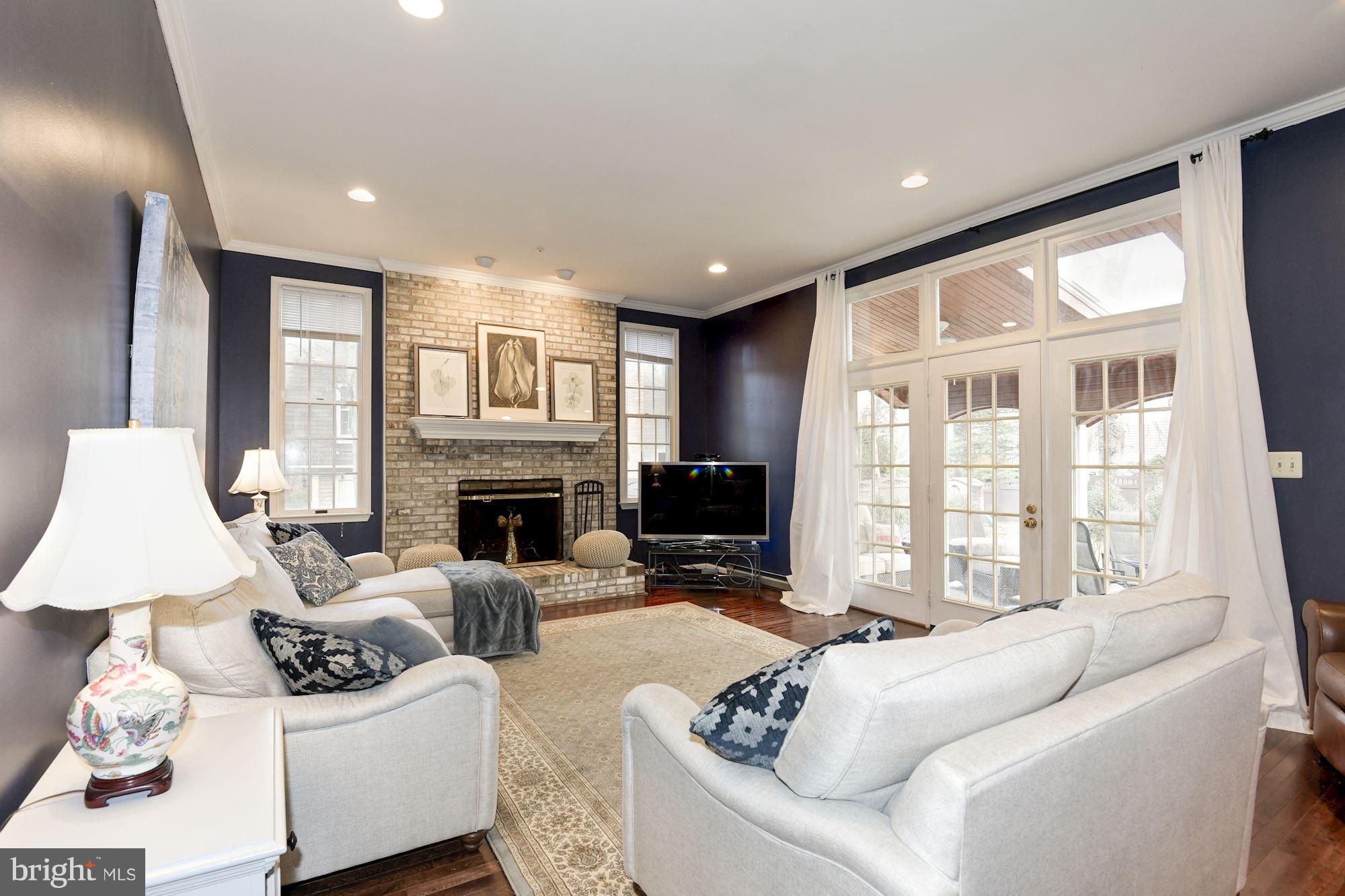 FAIRFAX STATION - Residential