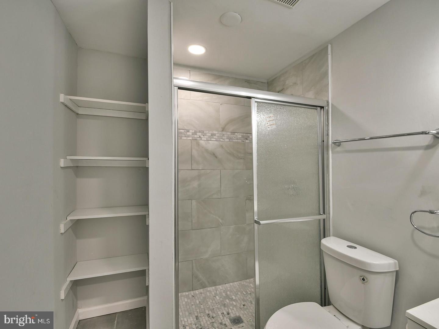 KINGS FOREST - Residential Lease