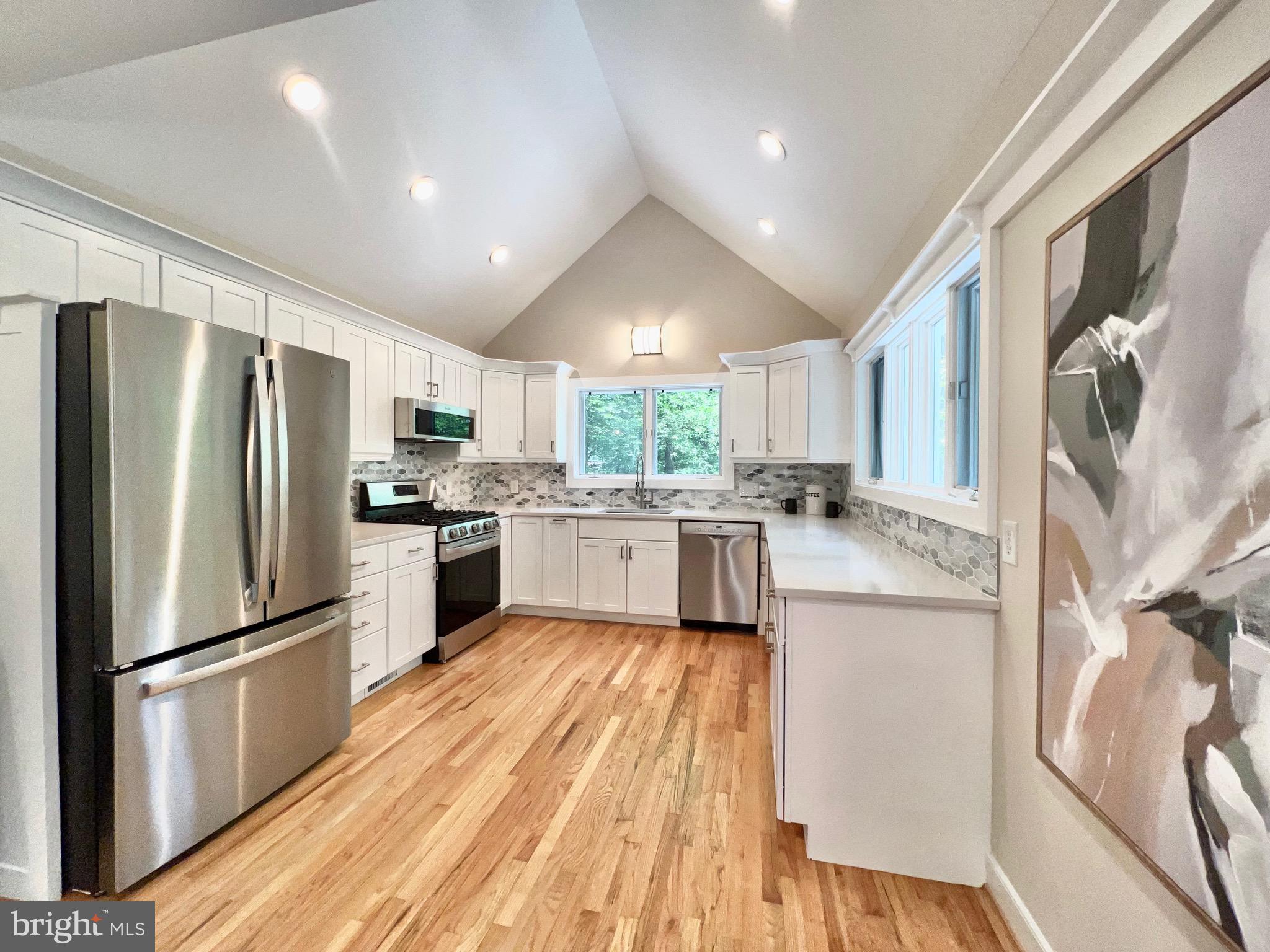 8122 STACEY ROAD