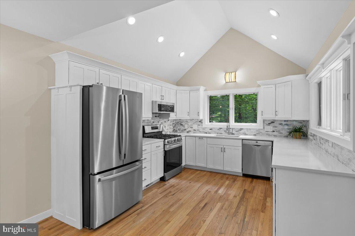 8122 STACEY ROAD