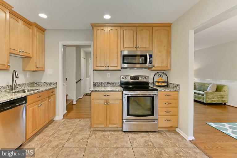 STRATTON WOODS - Residential Lease