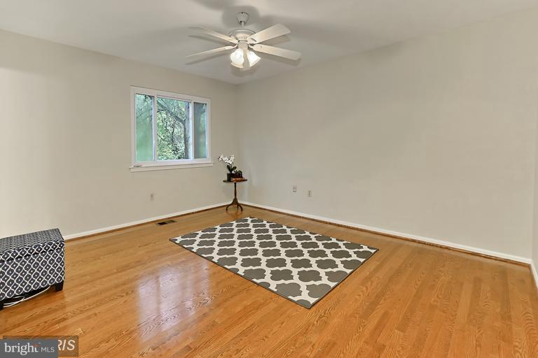 STRATTON WOODS - Residential Lease