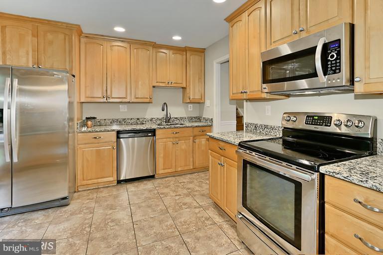 STRATTON WOODS - Residential Lease