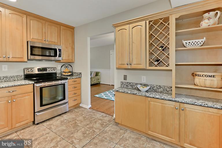 STRATTON WOODS - Residential Lease