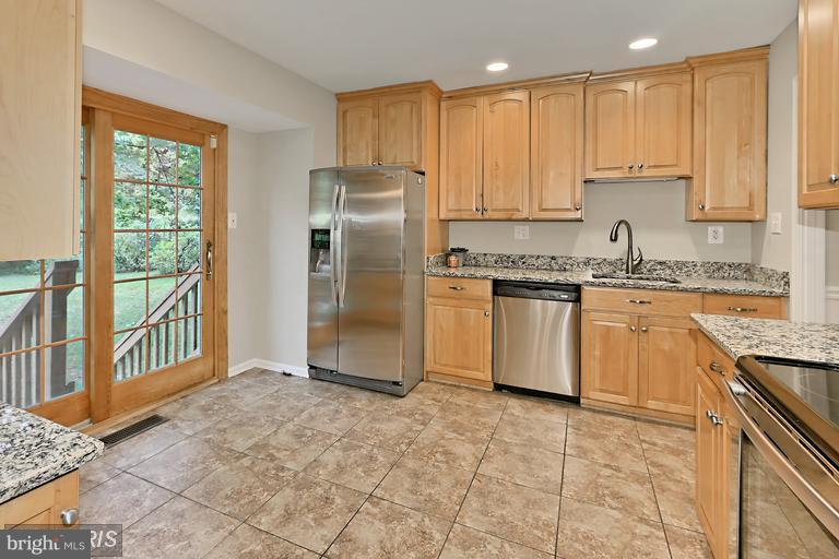 STRATTON WOODS - Residential Lease