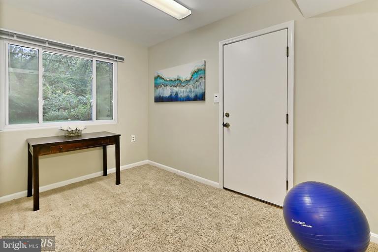 STRATTON WOODS - Residential Lease