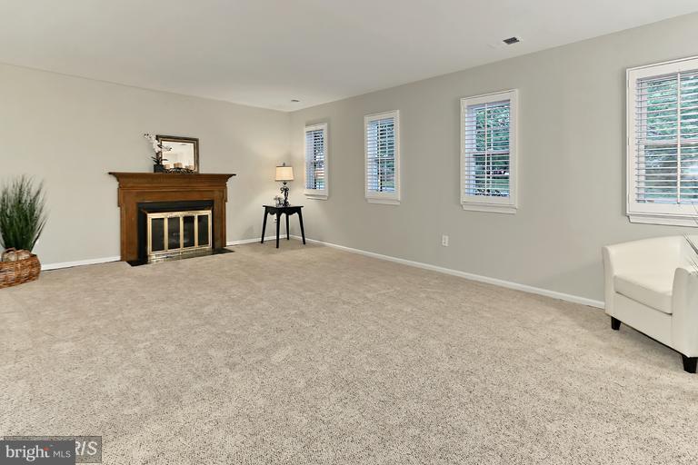 STRATTON WOODS - Residential Lease