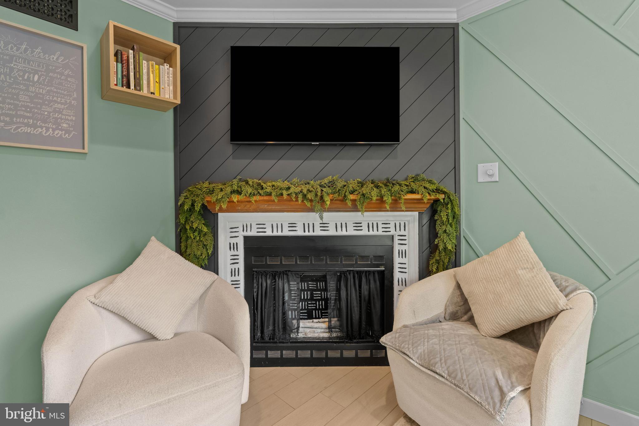 336 E VILLAGE ROAD