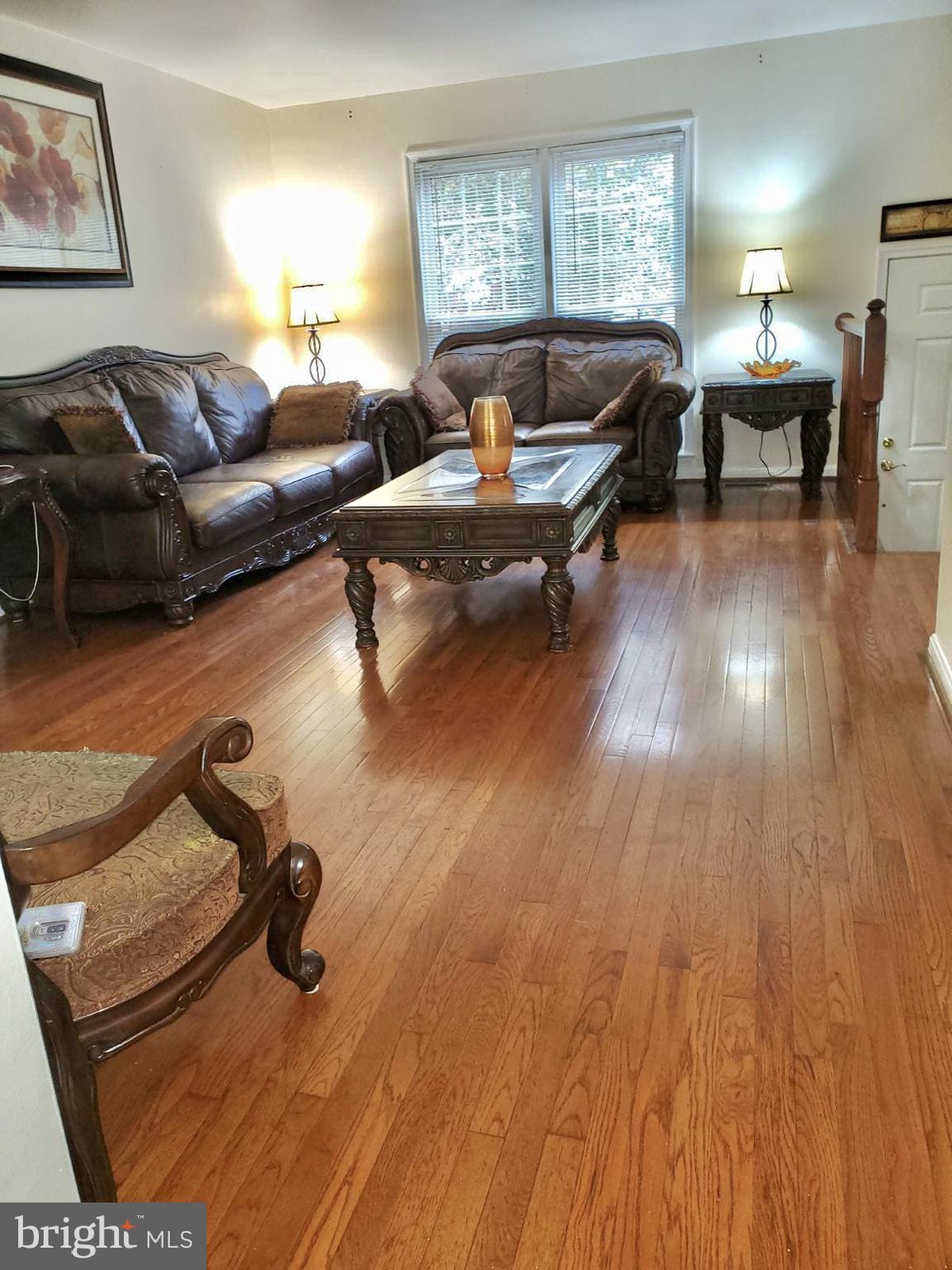 COMPTON VALLEY ESTATES - Residential Lease