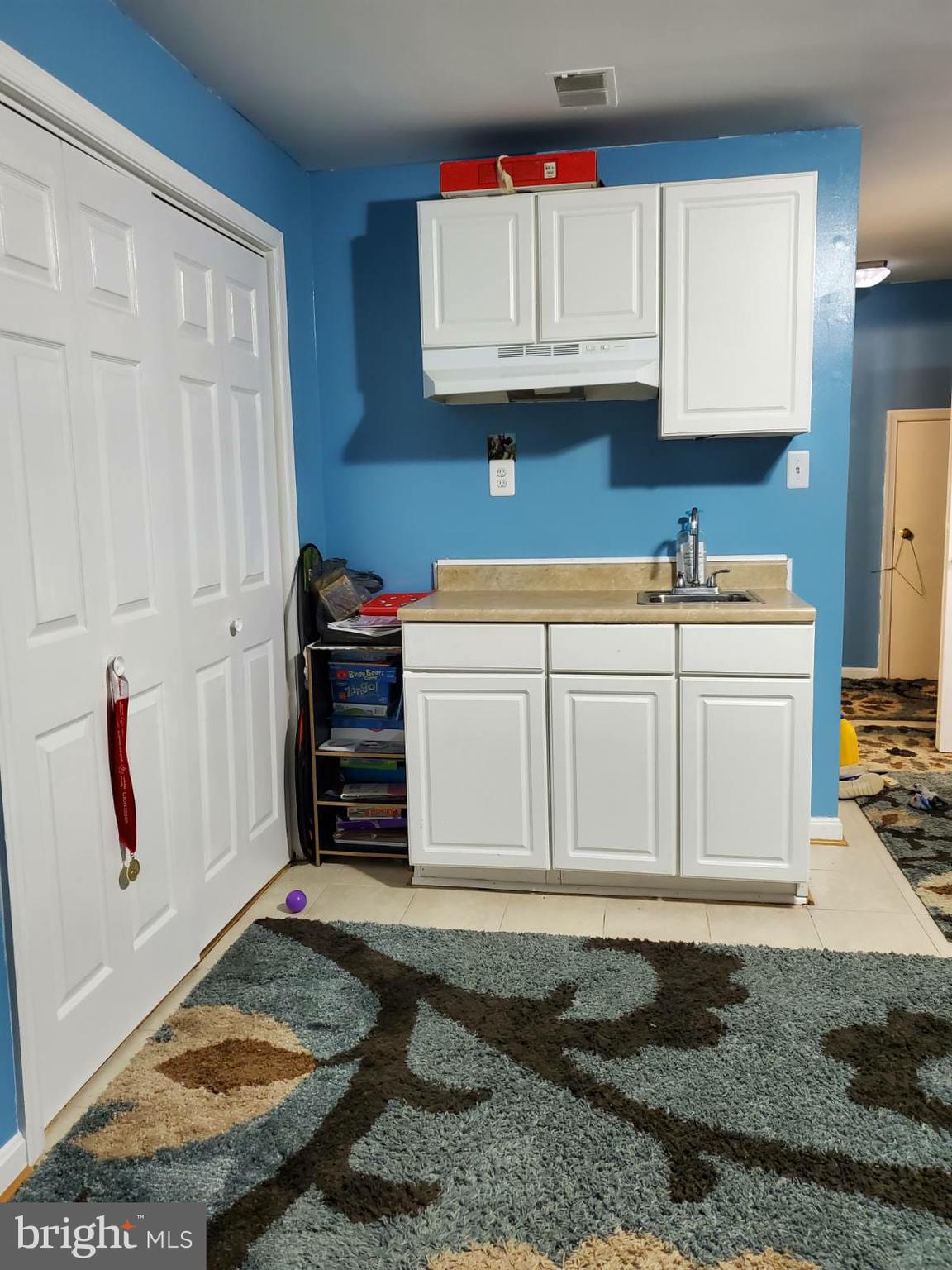 COMPTON VALLEY ESTATES - Residential Lease