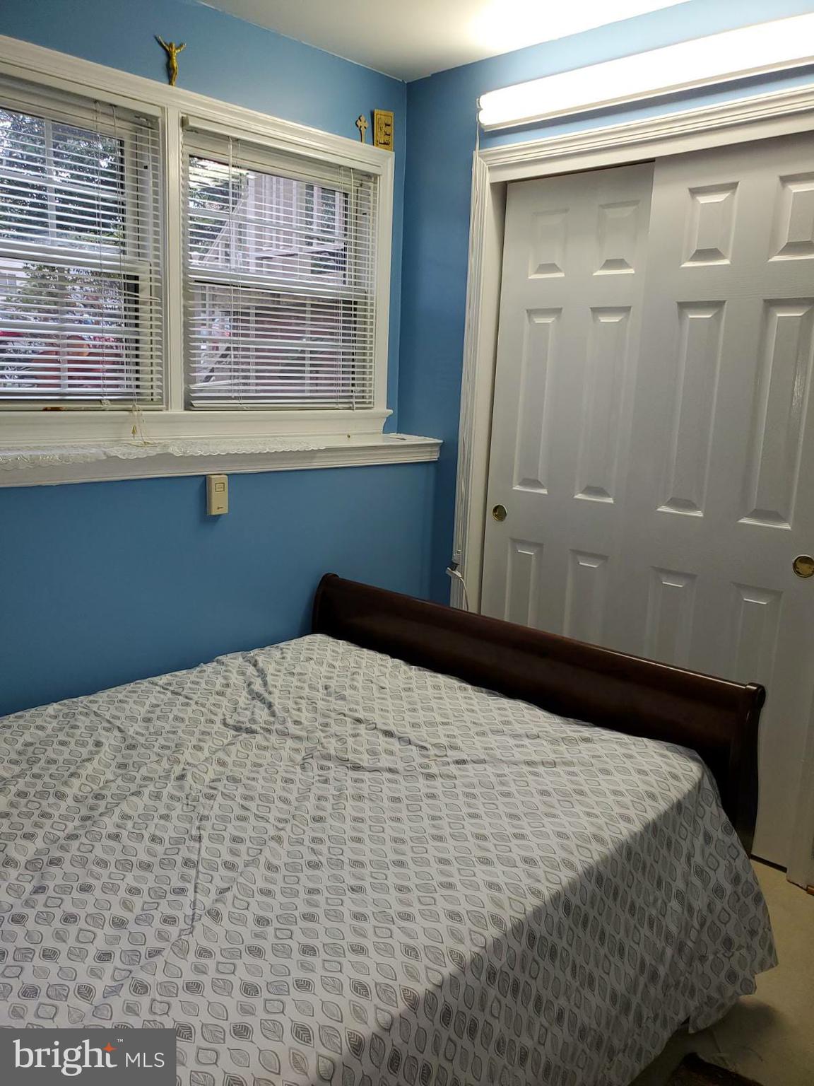 COMPTON VALLEY ESTATES - Residential Lease