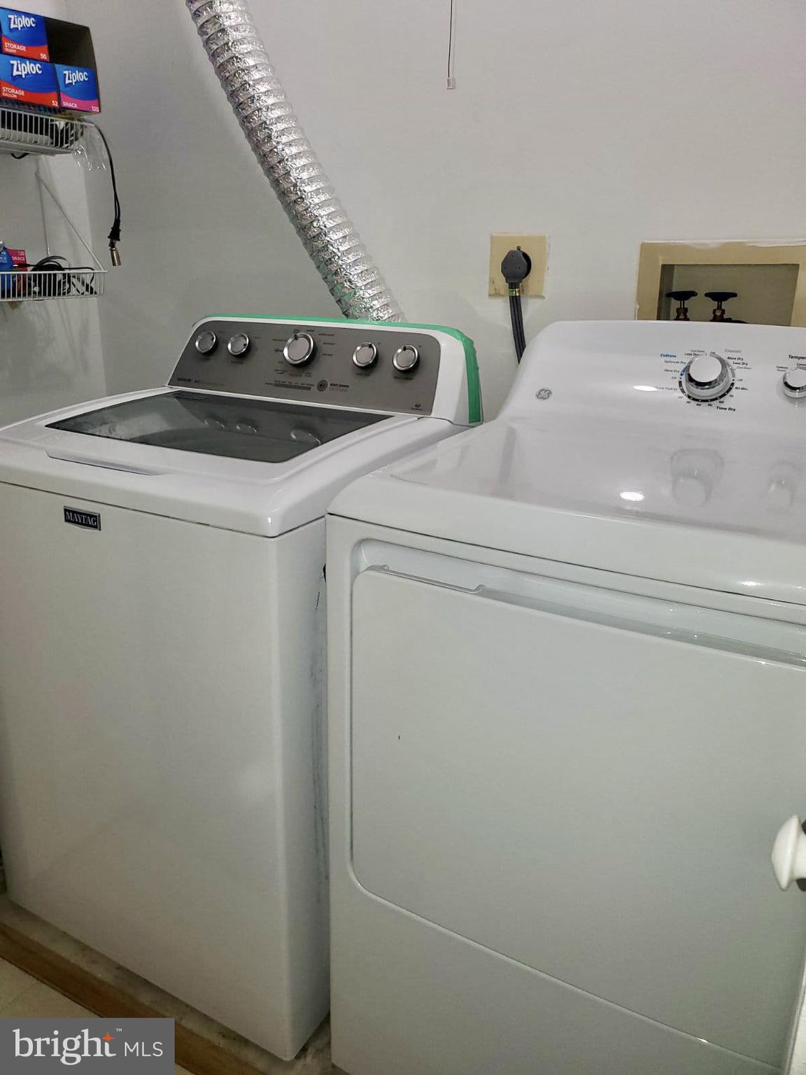 COMPTON VALLEY ESTATES - Residential Lease