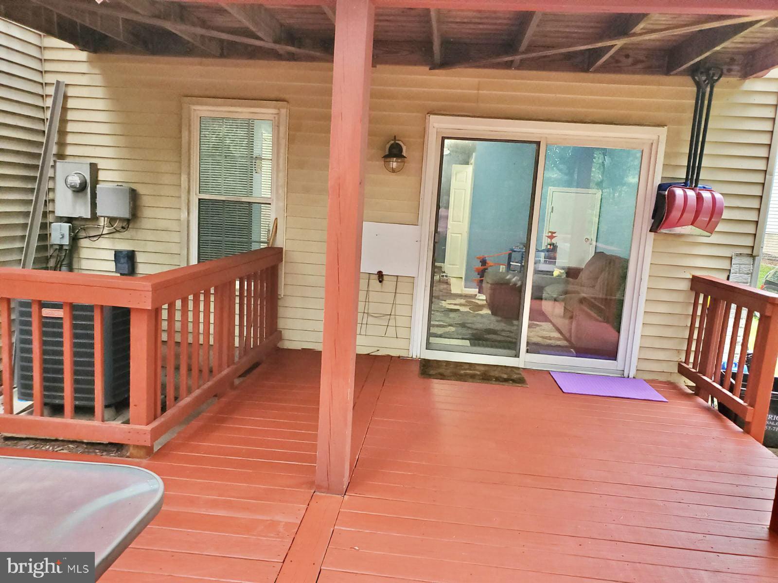 COMPTON VALLEY ESTATES - Residential Lease