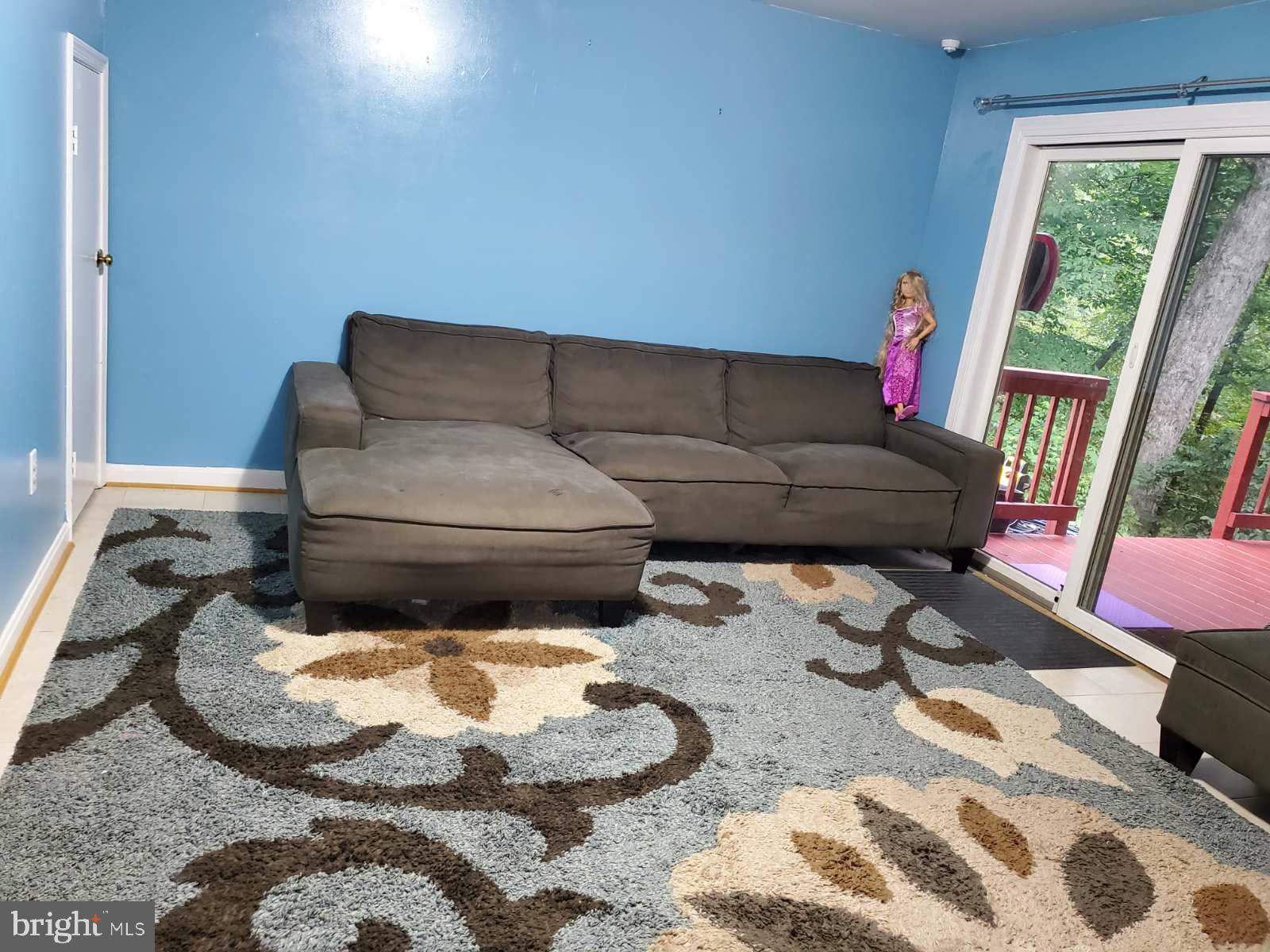 COMPTON VALLEY ESTATES - Residential Lease