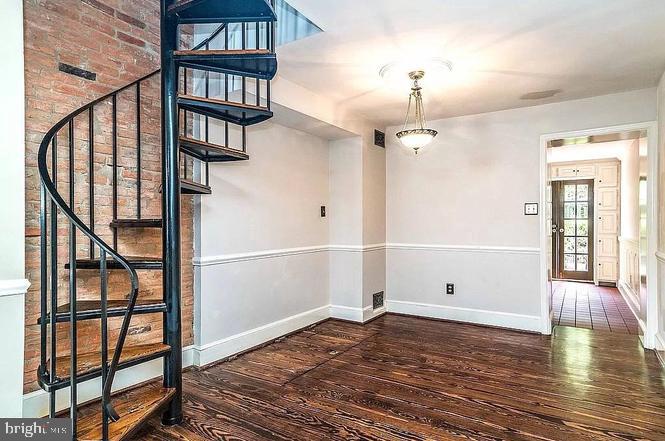 FEDERAL HILL HISTORIC DISTRICT - Residential Lease